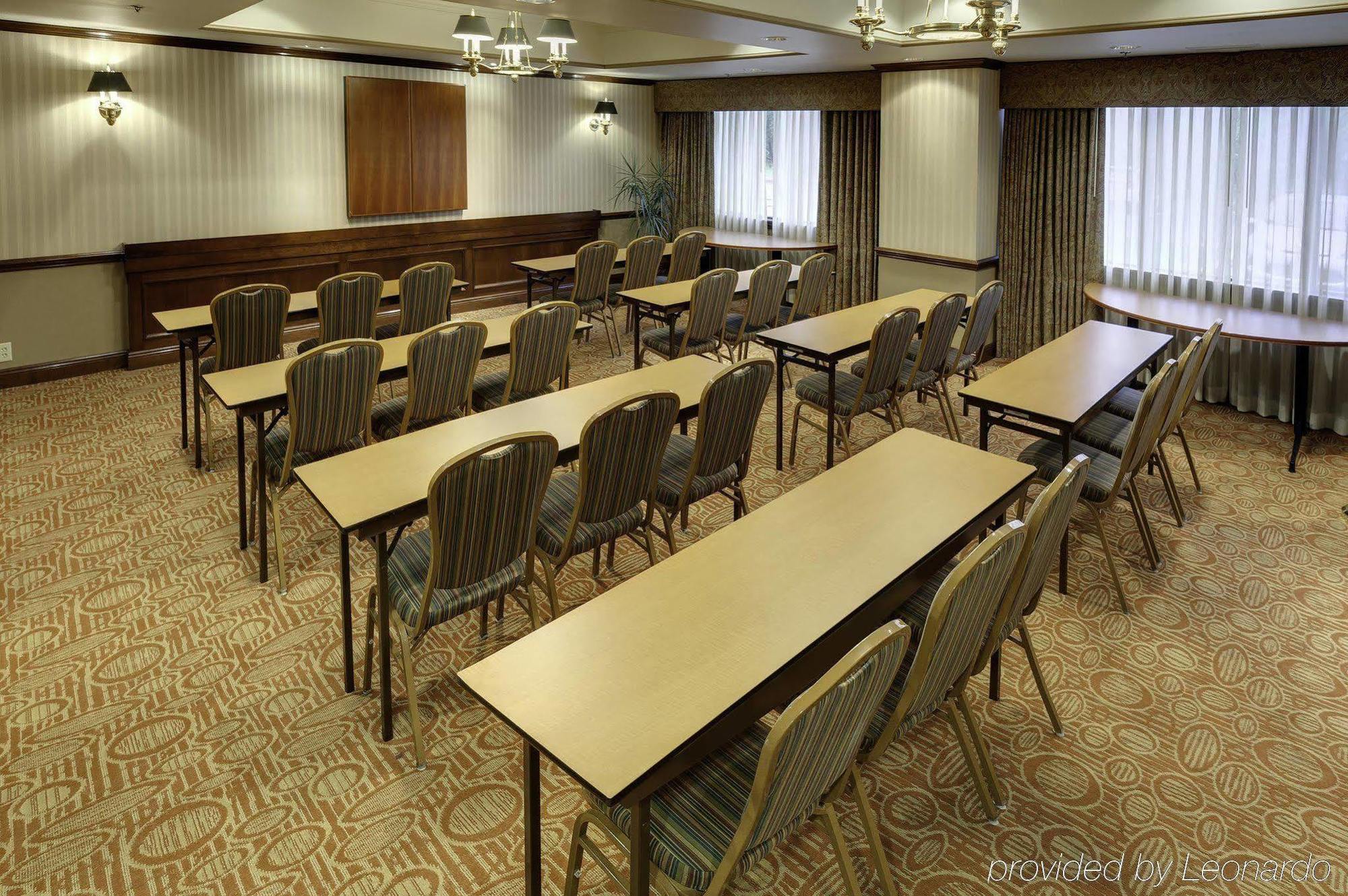 哈特福德机场汉普顿酒店 温莎洛克斯 外观 照片